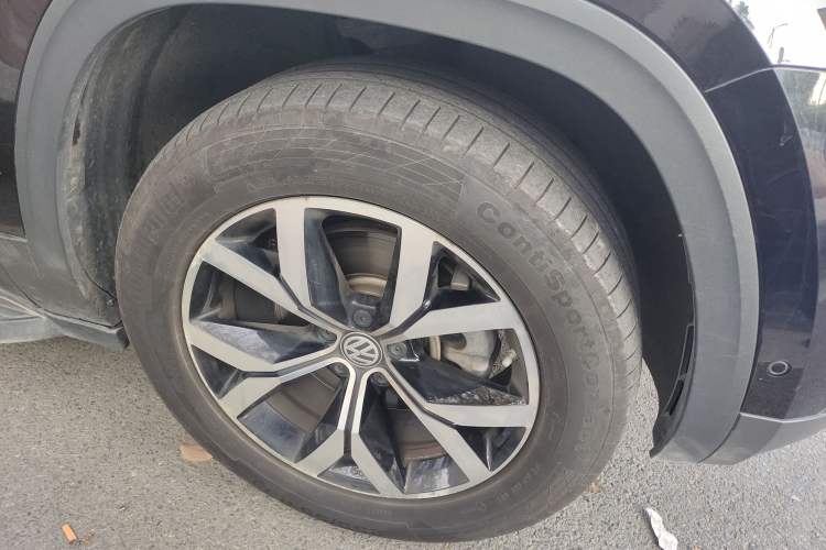 Used Volkswagen Teramont 2017 530 V6 Four-Wheel Drive Luxury Edition Right Front Wheel Hub