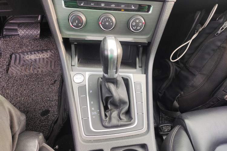 Used Volkswagen Golf 2014 1.4TSI Automatic Luxury Model
