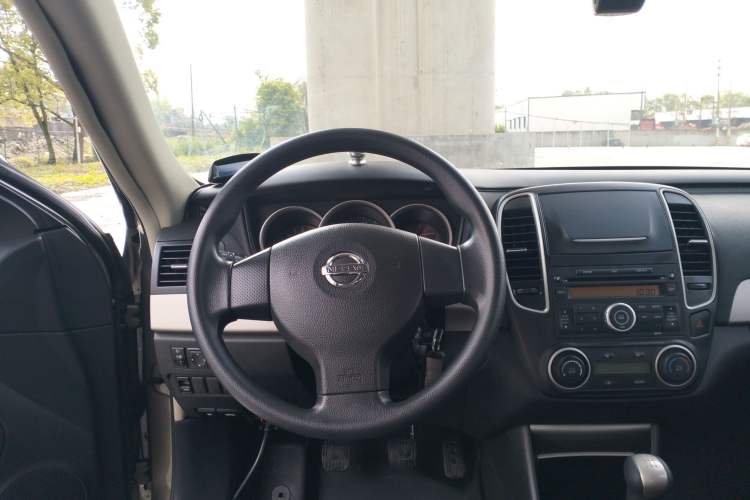Used Nissan Sylphy 2012 Classic 1.6XE Manual Comfort Edition Steering Wheel