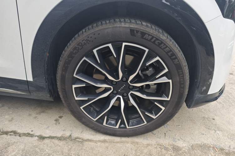 Used Zeekr 7X 2025 100 kWh Long-Range Rear-Wheel Drive with Intelligent Driving Features
