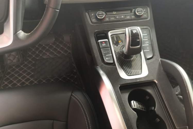 Used Geely Auto Emgrand X7 Sport 2020 1.8TD DCT Two-Wheel Drive Smart Connect 4G-Enabled Version