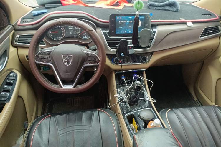 Used Baojun 730 2017 1.5T Manual Style 7 Seats China V