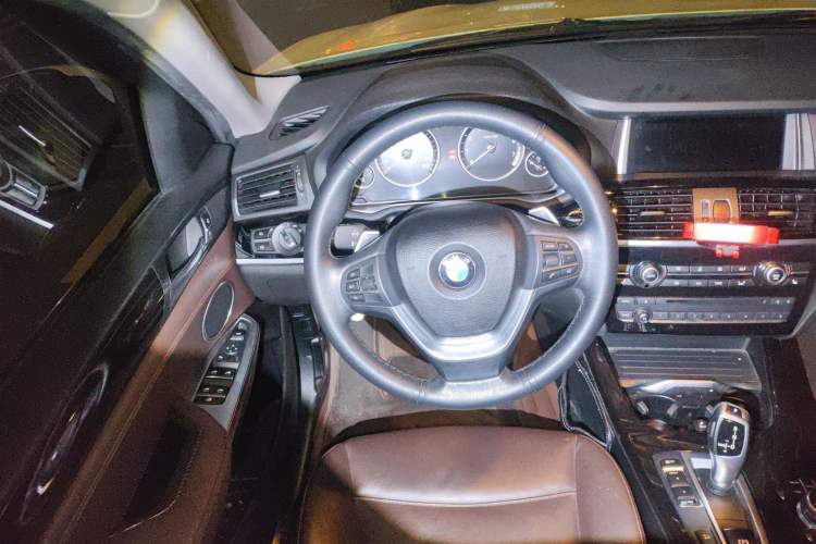 Used BMW X4 2014 xDrive20i X Design Package Steering Wheel