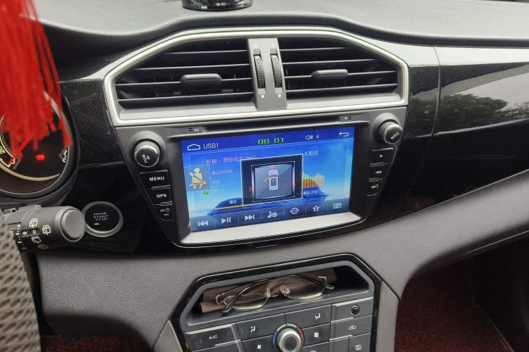 Used MG GS 2015 1.5TGI TST Luxury Edition Audio And AC Panel