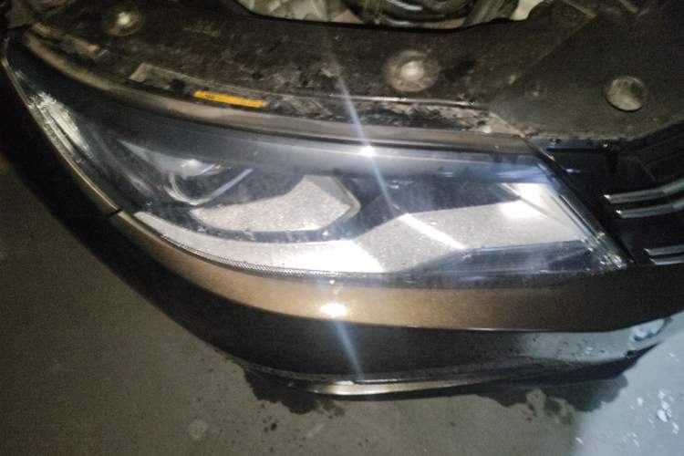 Used Volkswagen Tiguan 2016 300TSI Automatic Two-Wheel Drive Trend Edition Right Front Headlight