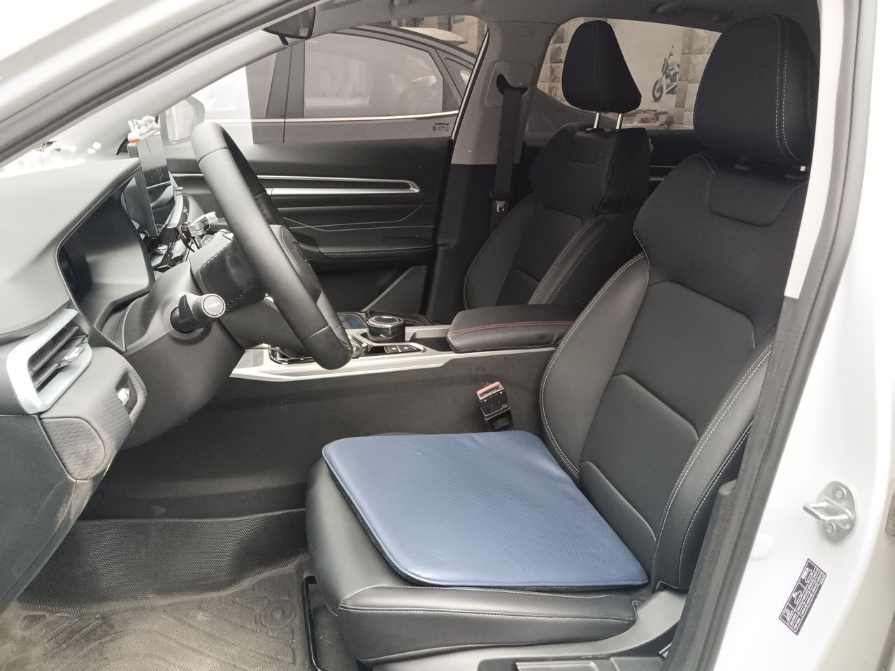 Geely Auto Emgrand 2025 4th Generation 1.5L CVT Luxury Version — снимка 15