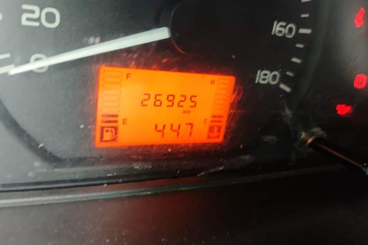 Used Wuling Rongguang 2019 1.5L Extended-Body Van Base Model with 2 Seats Odometer Close Up