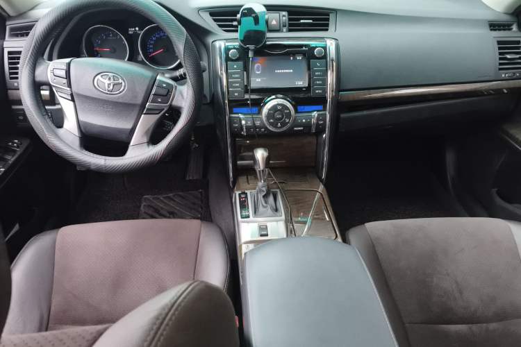 Used Toyota Reiz 2013 2.5V Shangrui Edition Center Console