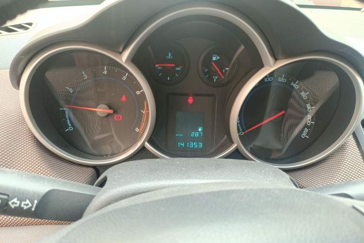 Used Chevrolet Cruze 2013 Hatchback 1.6L Manual Luxury Model Instrument Cluster