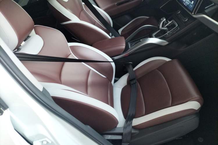 Used Geely Auto Emgrand X7 Sport 2022 1.8TD DCT Zhiya Trim