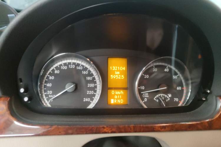 Used Mercedes-Benz Viano 2014 3.5L Premier Edition