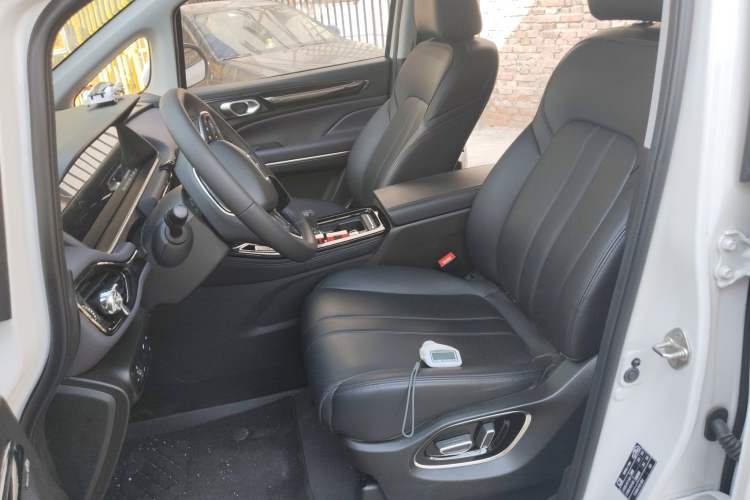 Used GAC Trumpchi M6 2024 MAX 270T WDCT Luxury Edition
