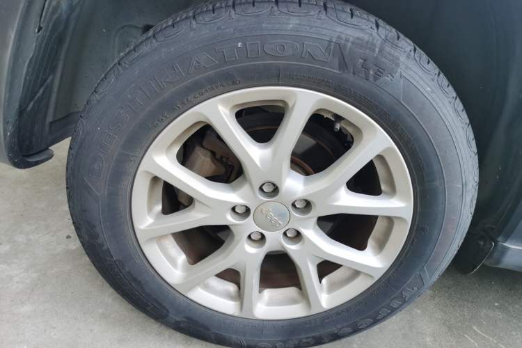 Used Jeep Cherokee 2017 2.4L Leading Smart Edition
