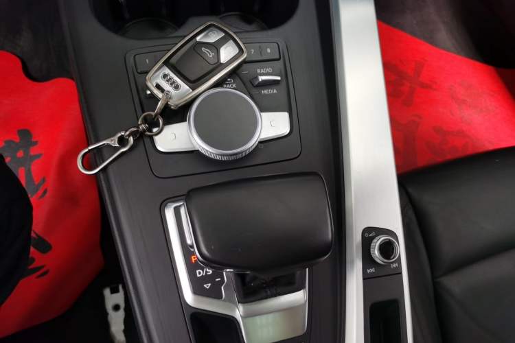 Used Audi A4L 2018 30th Anniversary Edition 40 TFSI Fashion Model
