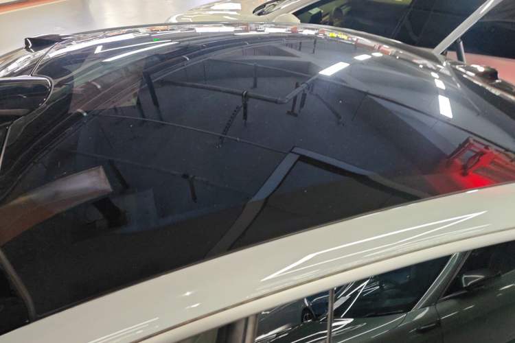 Used Nio ET5 2022 75 kWh Roof