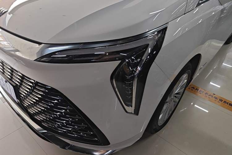 Used Buick Century 2023 2.0T Six-Seater Yinshi Edition Left Front Headlight