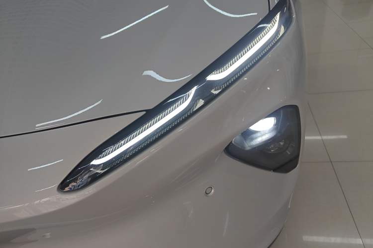 Used Nio ET7 2022 75 kWh Left Front Headlight