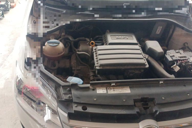 Used Volkswagen Santana 2015 1.6L Manual Comfort Edition Engine Bay Right