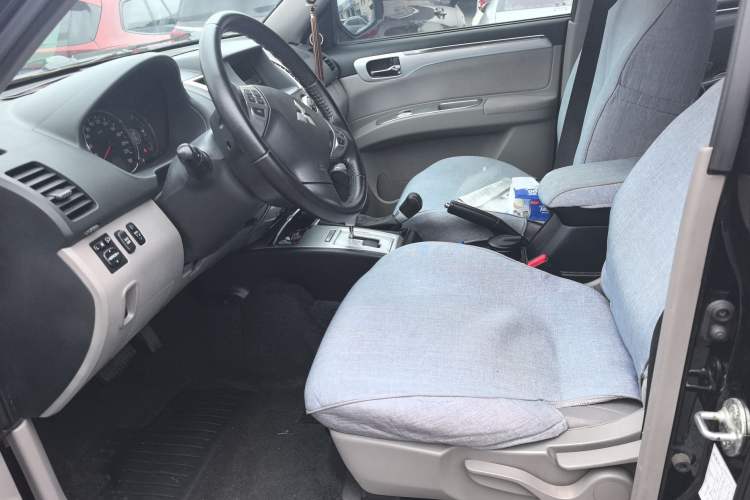 Used Mitsubishi Pajero Sport 2013 3.0L Automatic 4x4 Executive Edition