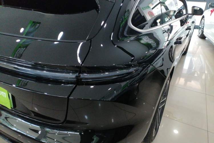 Used Nio ET5T 2025 Model Champion Commemorative Edition, 75kWh Touring Exterior 3