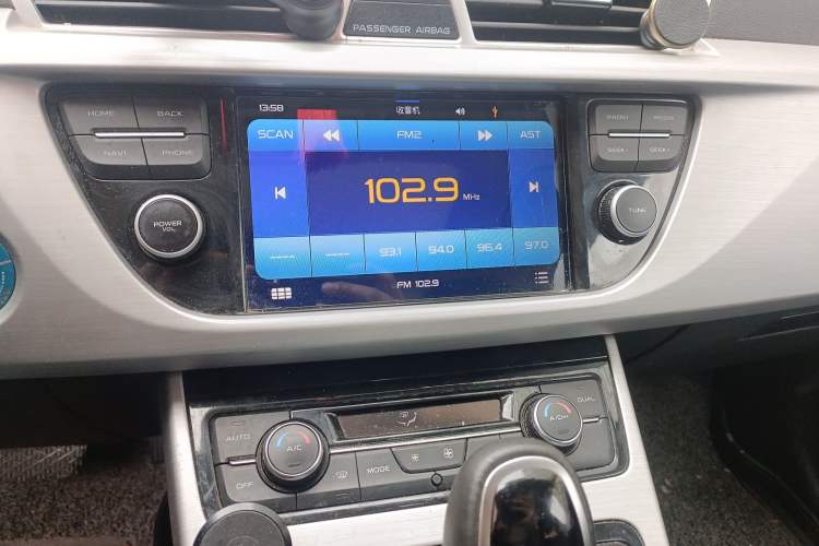 Used Geely Auto Emgrand X7 Sport 2016 1.8TD Automatic ZhiShang Model