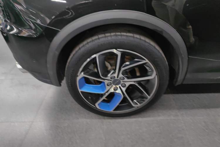 Used Lynk & Co 05 2022 2.0TD Two-Wheel Drive Shine Halo Contrast-Colored Wheel Version