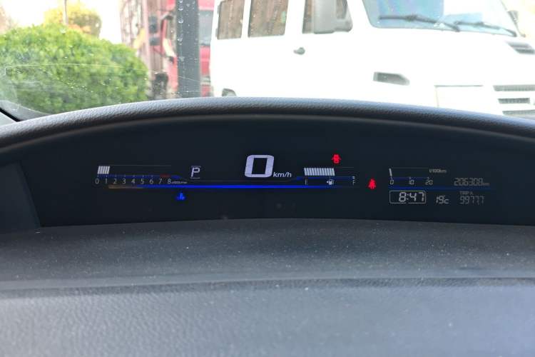 Used Honda Jade 2013 1.8L automatic Comfort version 5 seats