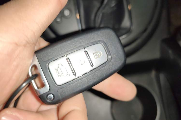 Used Kia Sportage R 2014 2.0L Automatic Two-Wheel Drive GLS Trim
