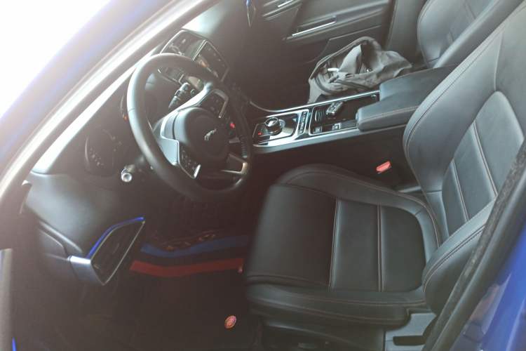 Used Jaguar XEL 2018 2.0T 200 PS LOVE Devotion Edition