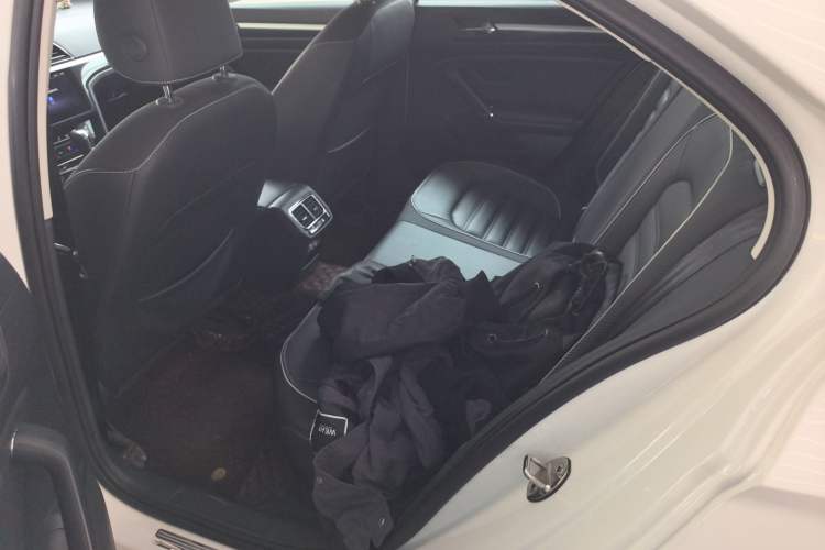 Used Volkswagen Lamando 2021 280TSI DSG Luxury Phantom Edition Left Rear Seat