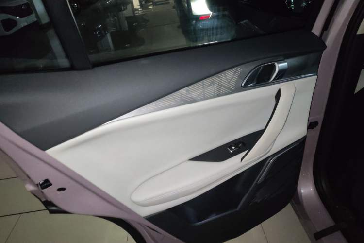 Used Lynk & Co 06 2023 Remix 1.5T Shero
