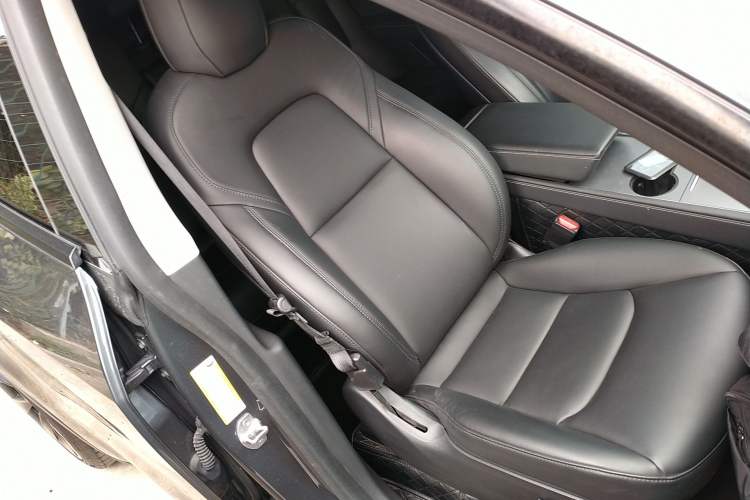 Used Tesla Model Y 2021 Long-Range All-Wheel-Drive Version