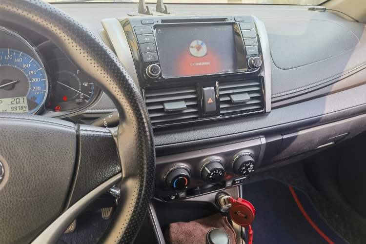 Used Toyota YARiS L Zhi Xuan 2015 1.5E Automatic Charm Edition
