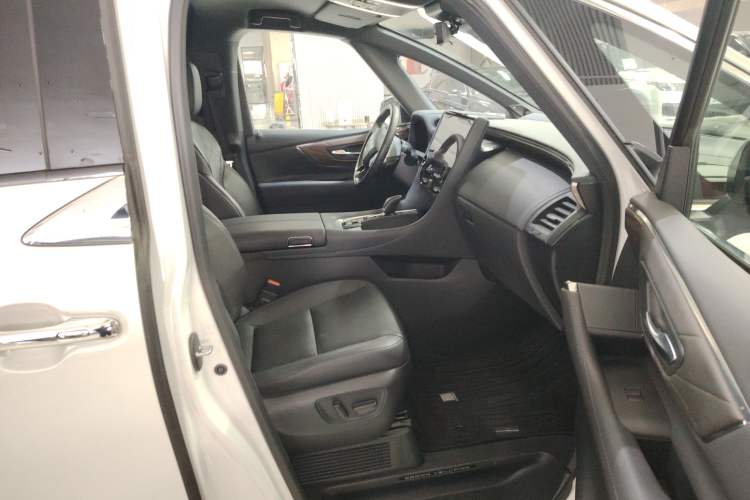 Used Toyota Vellfire 2024 Crown Dual-Engine 2.5L Ultimate Edition
