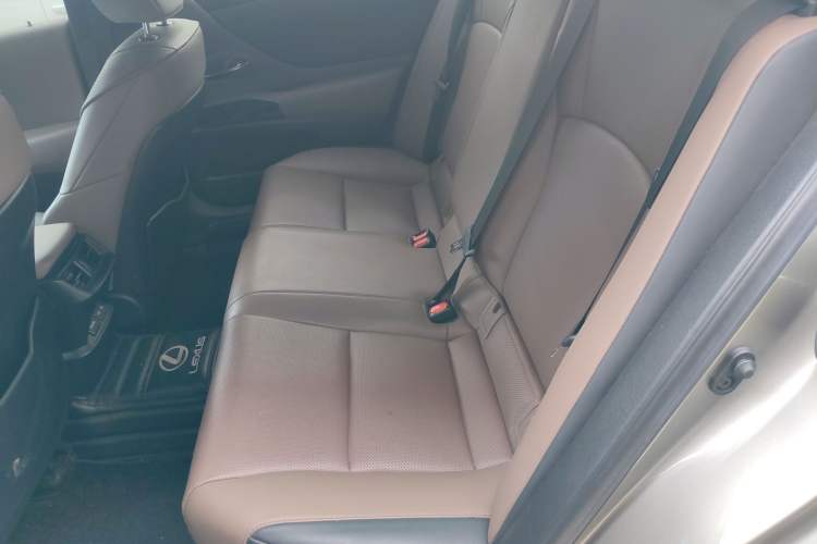 Used Lexus ES 2023 200 Excellence Edition
