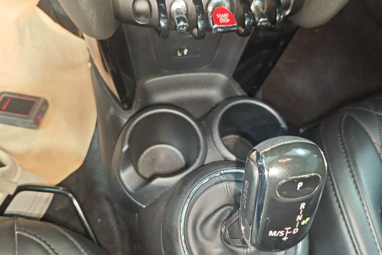 Used MINI 2018 1.5T ONE PLUS Five-Door Edition Gear Lever