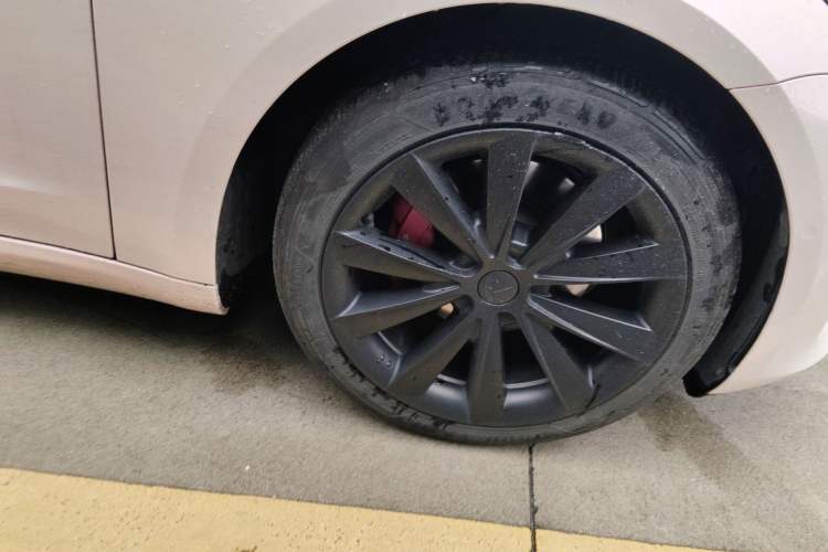 Used Tesla Model 3 2022 Rear-Wheel-Drive Version Right Front Wheel Hub