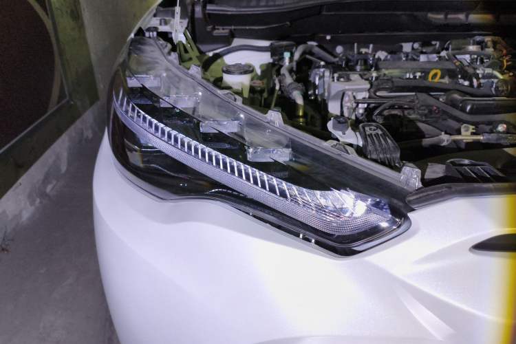 Used Toyota FRONTLANDER 2023 2.0L CVT Sport Edition Right Front Headlight