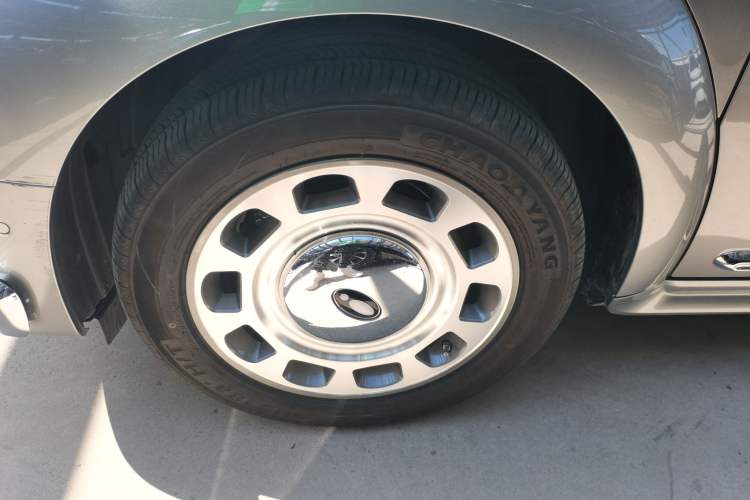 Used ORA Ballet Cat 2023 401 km Luxury Version Left Front Wheel Hub