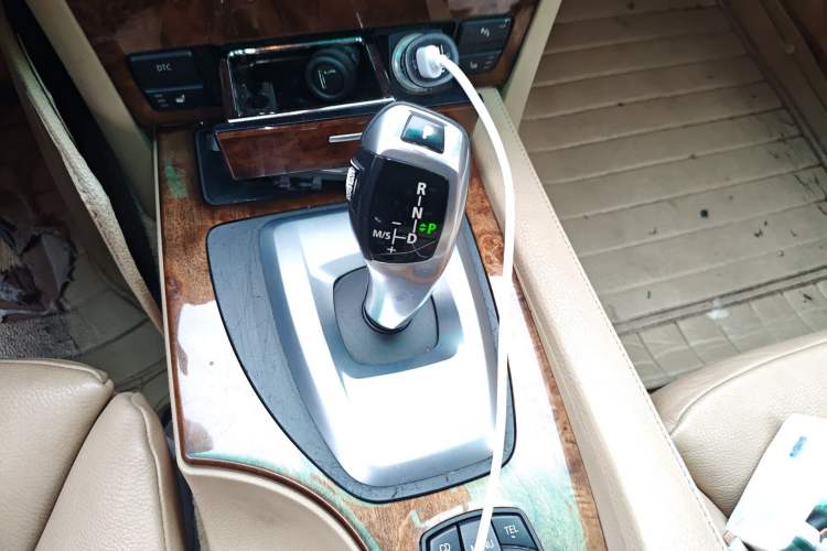 Used BMW 5 Series 2010 530Li Luxury Model Gear Lever