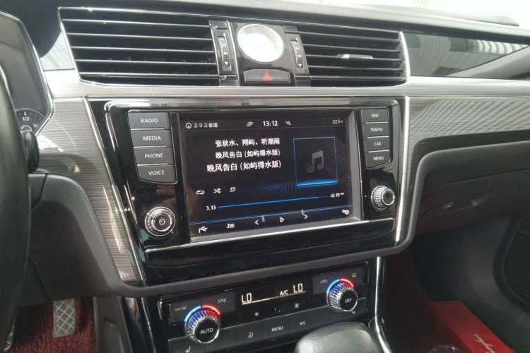 Used Volkswagen Phideon 2016 380TSI Two-Wheel-Drive Luxury Edition
