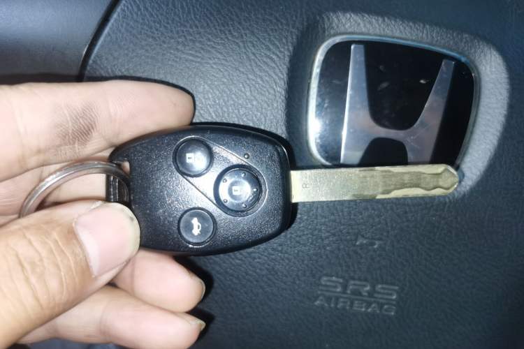 Used Honda Accord 2005 2.0L standard version
