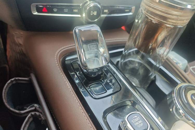 Used Volvo S60 New Energy 2024 T8 All-Wheel Drive Long-Range Zhiyi Luxury Edition
