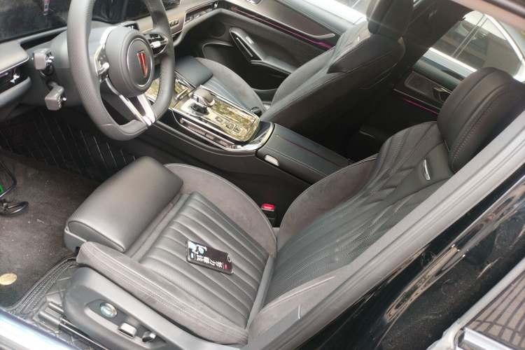 Used Hongqi H9 2024 2.0T Qixiang Private Style Edition