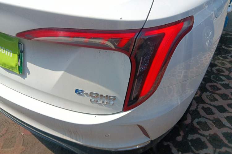Used Hongqi E-QM5 2024 610 km PLUS Right Rear Taillight