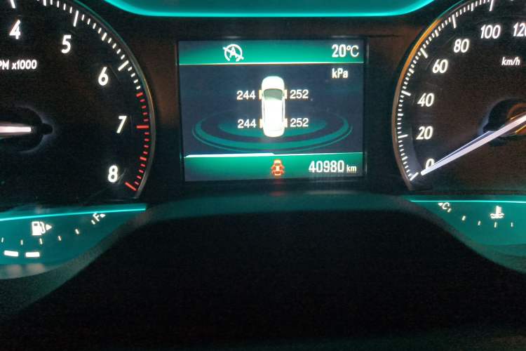 Used Buick GT 2016 15N Manual Luxury Version Odometer Close Up