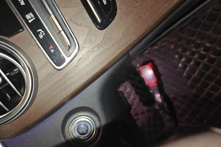 Used Mercedes-Benz GLC 2021 GLC 260 L 4MATIC Luxury Model
