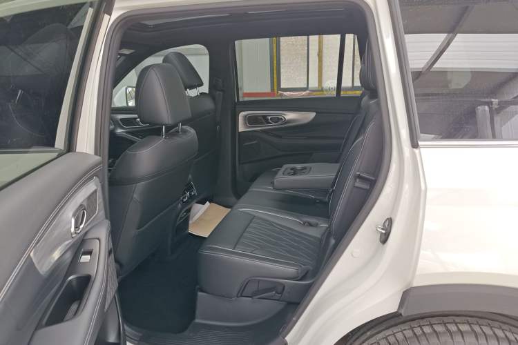 Used GAC Trumpchi GS8 2025 Linghang Series 2.0 TGDI Two-Wheel-Drive Luxury Edition 5 Seats