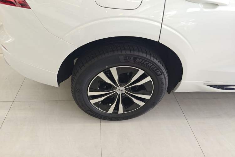 Used Volvo XC60 2025 B5 4x4 Smart Luxury Edition
