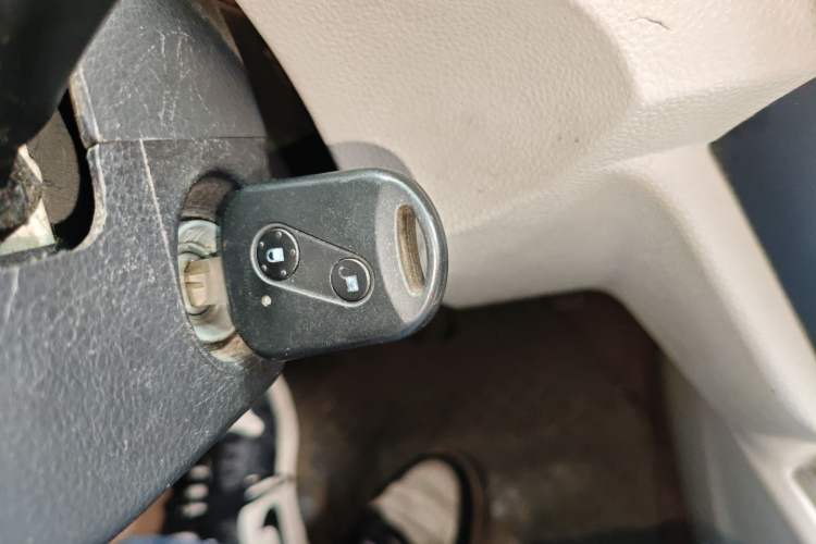 Used Jinbei New Hiace X30L 2022 1.5L Wealth Edition Air-Conditioning-Free Van China VI Standard SWC15M
